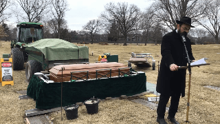 Rabbi Delivers Prayer and Reflection on Life